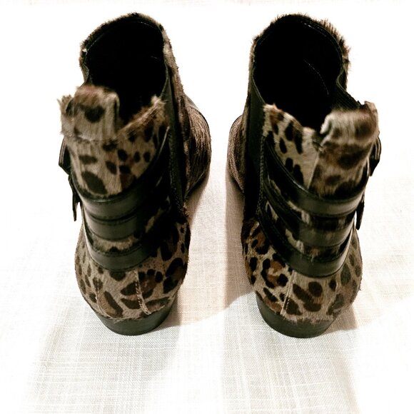 EUC VINCE CAMUTO Cow-Hair/Leather Leopard Print Davilla Booties Size 10 - Picture 3 of 7